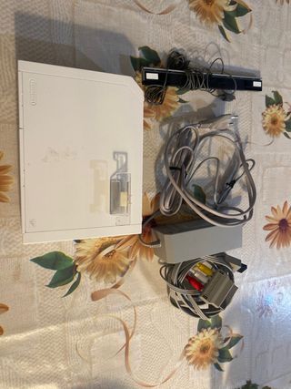 Nintendo Wii Blanca con Cables