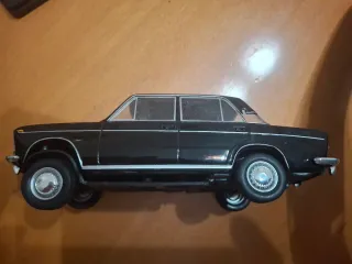 Coches a escala 1/24 (Salvat)