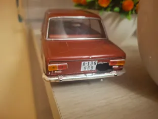 Coches a escala 1/24 (Salvat)