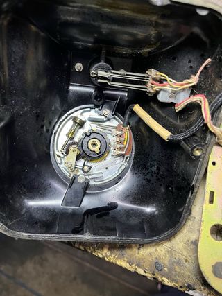 Teléfono antiguo de baquelita negro