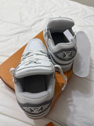 Zapatillas Louis Vuitton Blancas y Grises