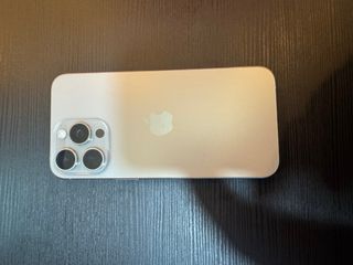 iPhone 15 Pro Max Morado