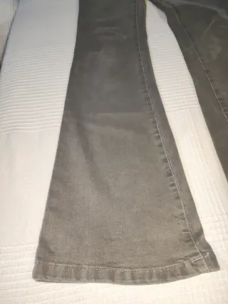 Pantalón campana Green Coast, gris talla 32