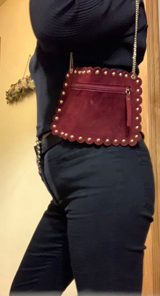 Cartera ante burdeos con cadena dorada