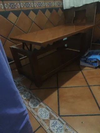 Mesa elevable de madera