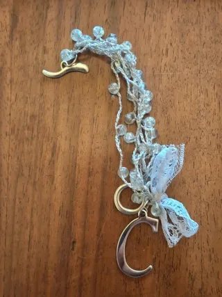Braccialetto uncinetto con pendente C