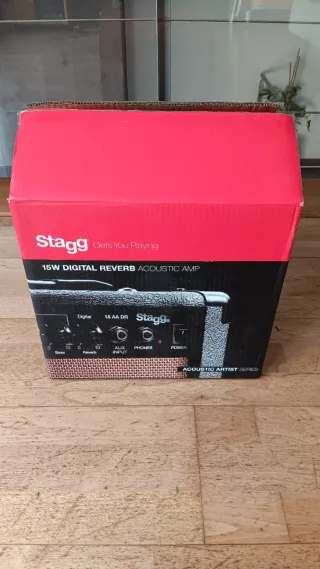 Amplificador Stagg 15w AA DR Negro/Marrón