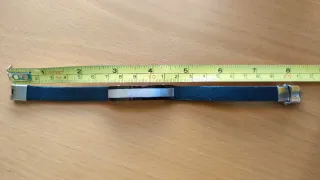 Pulsera cuero negro placa grabada CARLOS