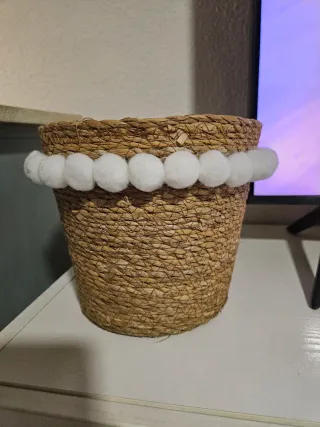 Cesta Macetero Yute Pompones Blancos