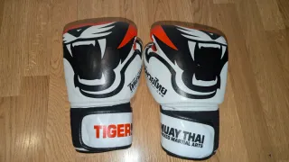 Guantes Muay Thai / MMA Tiger Muay Thai