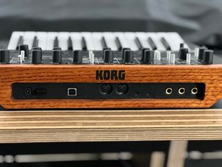 Korg Monologue Sintetizador Analógico