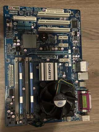Placa Base Gigabyte GA-EP41T-UD3L y dos ram