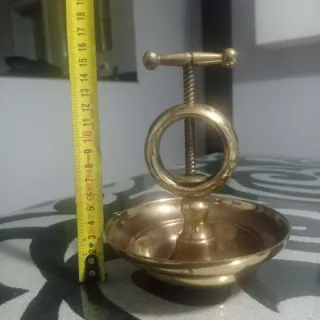 Cascanueces de bronce