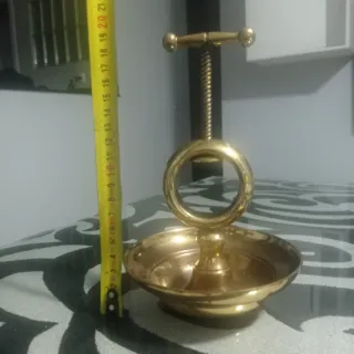 Cascanueces de bronce