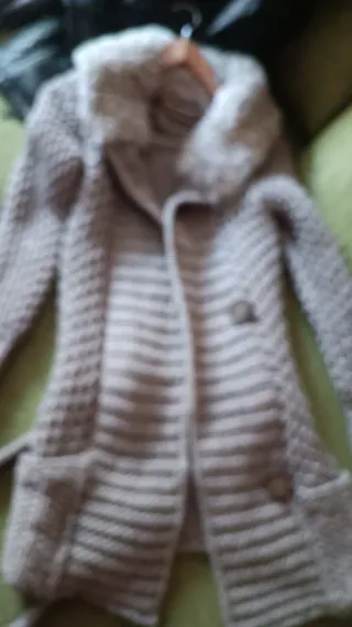 Chaqueta de lana con cuello de pelo