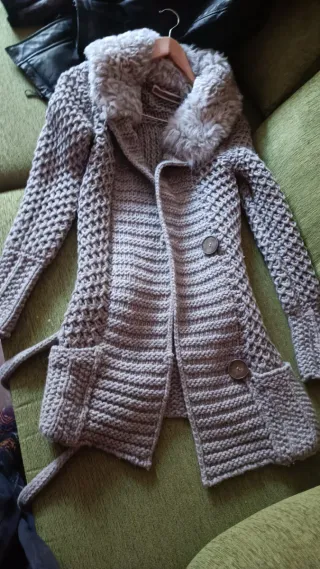 Chaqueta de lana con cuello de pelo