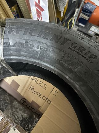 Goodyear Efficient Grip 215/60/16 95V Nuevo
