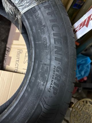Goodyear Efficient Grip 215/60/16 95V Nuevo