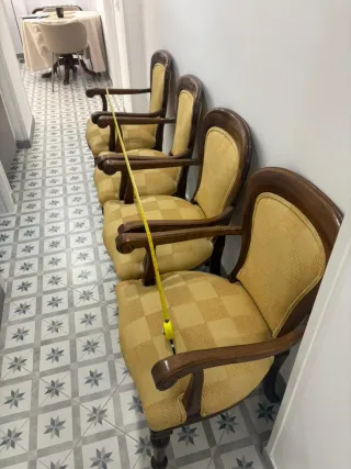 4 Sillas de Comedor Clásicas con Brazos