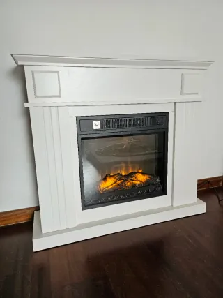 Chimenea eléctrica blanca nueva