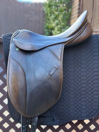 Montura de doma Stübben