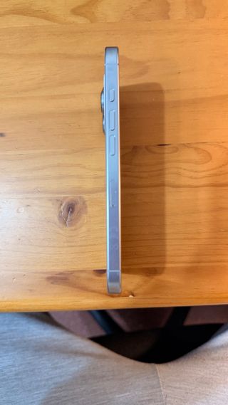 iPhone 16 Pro 256GB Titanio Blanco 100% Batería.