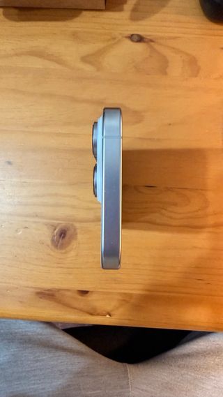 iPhone 16 Pro 256GB Titanio Blanco 100% Batería.