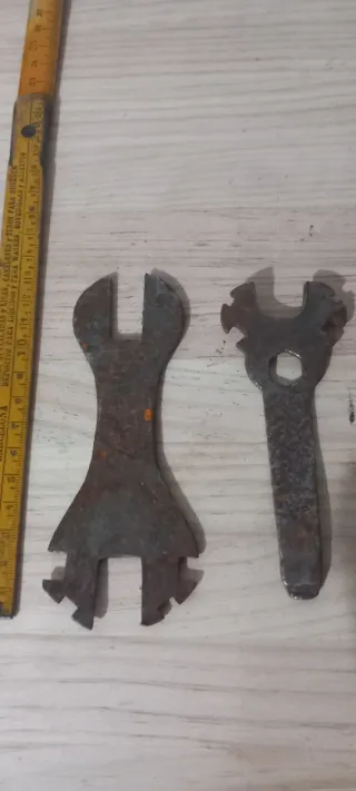 Llaves de bicicleta antiguas