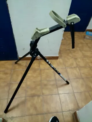 Soporte trípode para bicicleta