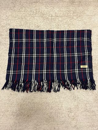 Cachecol Burberry xadrez azul, vermelho e branco