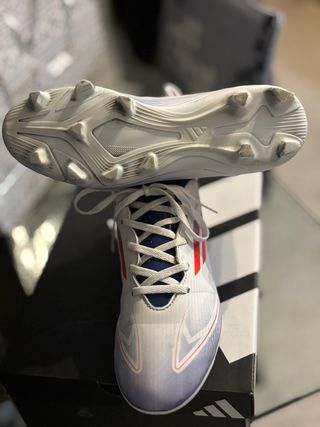 Botas de fútbol Adidas blancas