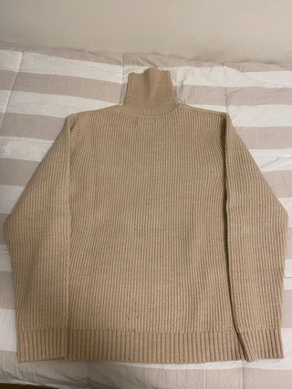 Jersey Bershka cuello alto beige