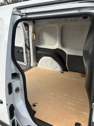 Renault Kangoo 2019. Transferida