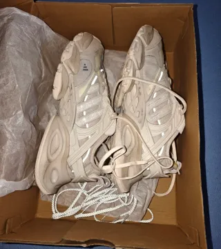 Adidas Runner XLG Deluxe Beige