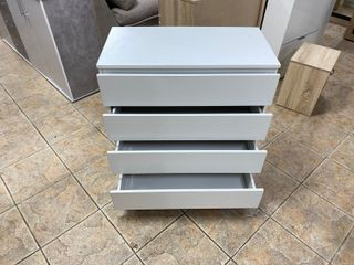 Cómoda blanca NUEVA en Oferta