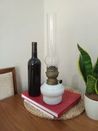 Quinque o lampara de  aceite antiguo, cristal blan