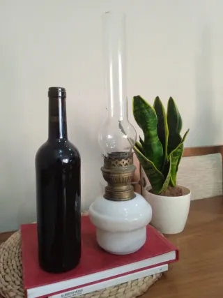 Quinque o lampara de  aceite antiguo, cristal blan