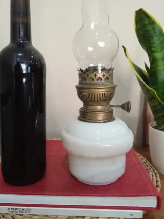 Quinque o lampara de  aceite antiguo, cristal blan