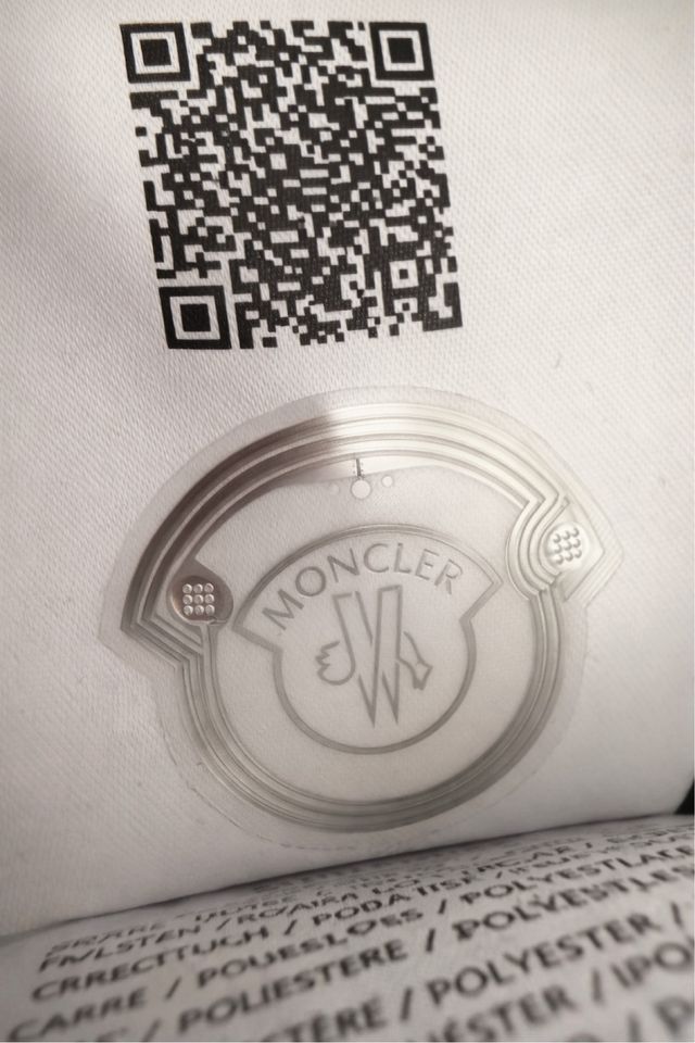 Chaleco Moncler Negro · Talla M · Nuevo