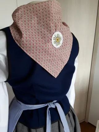 TRAJE NESKA-BASERRITARRA "150 EUROS"