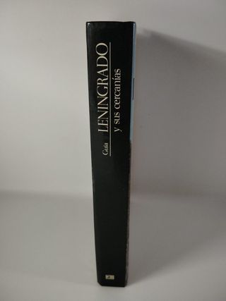 Libro guía Leningrado y cercanías.