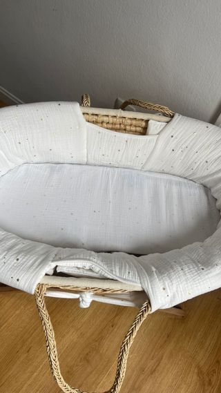 Cuna Moisés Mimbre con Patas Plegables