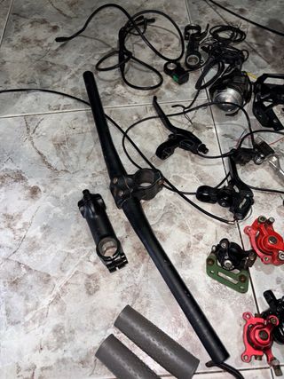 Lote chasis patinete + piezas y frenos