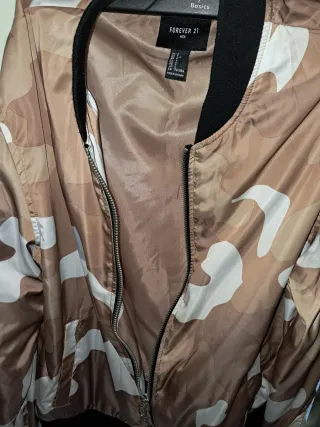 Chaqueta Bomber Camuflaje Forever 21 Talla L