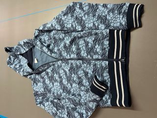 Sudaderas Levis, Boboli niña talla 16 - 10€ prenda