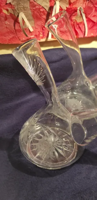 Porrón Antiguo Tallado