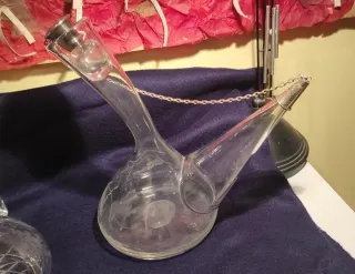 Porrón Antiguo Tallado