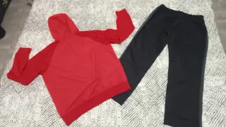 Conjunto deportivo Nike: Sudadera y pantalón