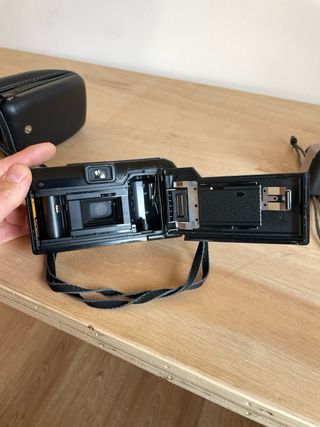 Minolta AF-Tele Super Cámara Compacta Negra