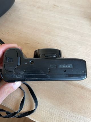 Minolta AF-Tele Super Cámara Compacta Negra